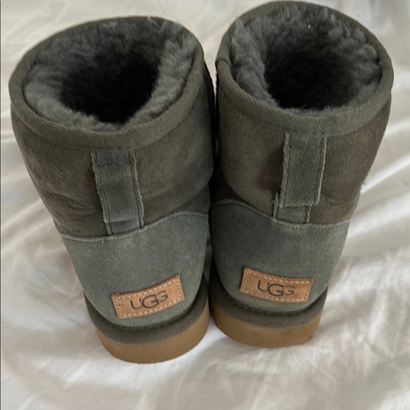 Cozy Green Ugg Suede Boots - Picture 2 of 5